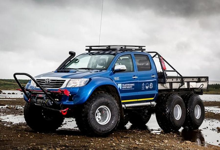 Toyota Hilux AT44 Magic-DML Expedition 6x6  by Arctic Trucks '2016